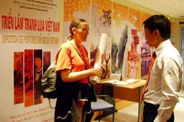 First Vietnamese silk painting exhibition in France