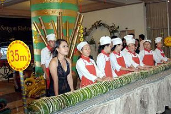 Tet cake festival held in Nha Trang