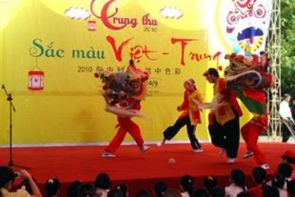Vietnamese, Chinese cultures featured at Mid-Autumn 2010 Festival 