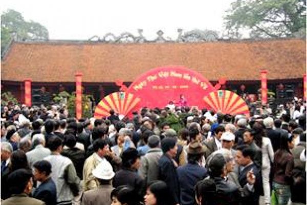 Festive Day promotes Vietnamese poetry 