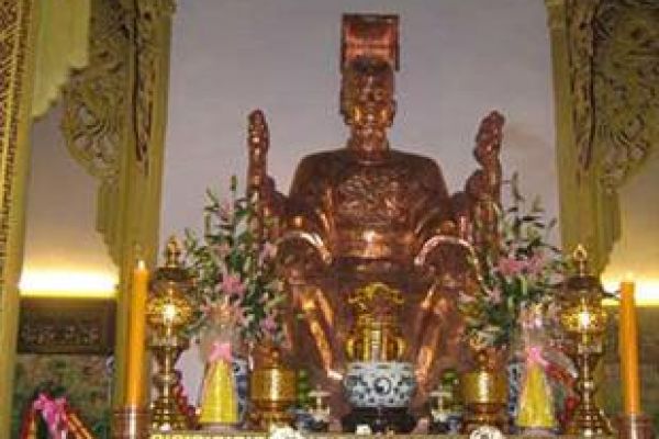 Founder of Vietnamese Buddhism gets cast in bronze
