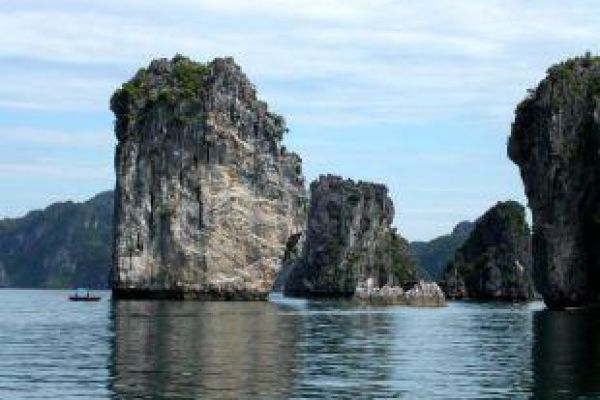 Ha Long Bay to become new World Wonder of Nature