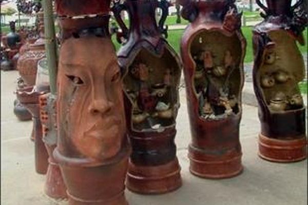 Exhibitions on Cham pottery open in Khanh Hoa