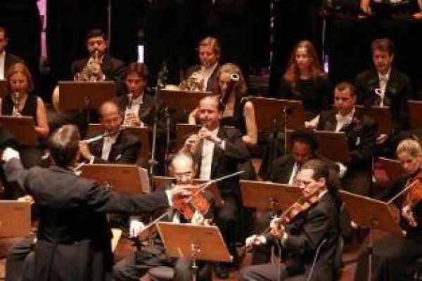 Brazilian symphony orchestra to perform in Vietnam