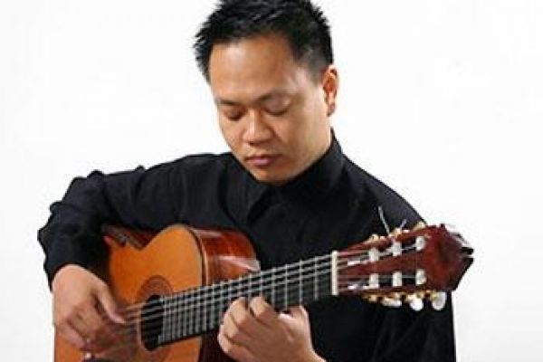 Virtuoso guitarist to jam with locals
