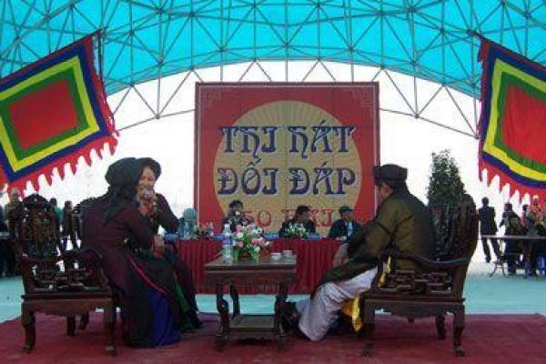 Love duet singing festival held in Bac Ninh
