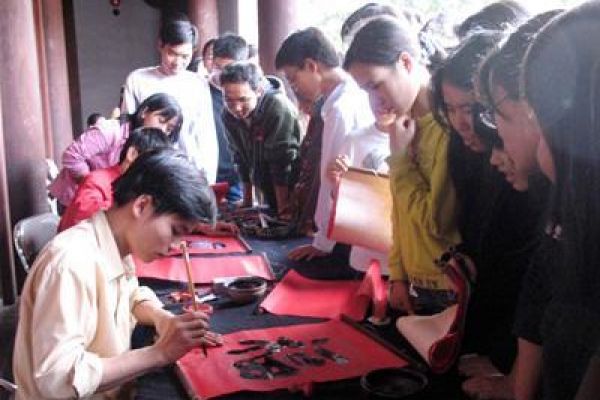 Calligraphy festival entertains capital residents