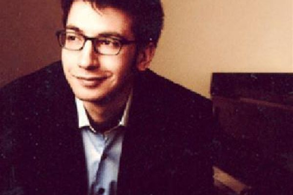 Italian pianist Gabriele Carnano to perform in Vietnam