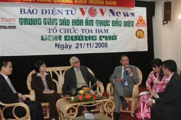 Vietnam’s “pho” featured at VOVNews office