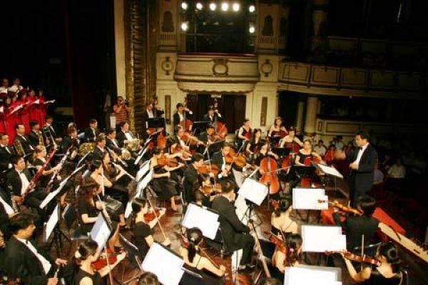 ASEAN symphony orchestra performs in Vietnam