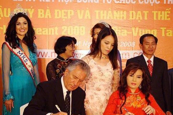 Vietnam to host Mrs World 2009 