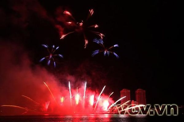 Int’l fireworks contest 2010 in Da Nang