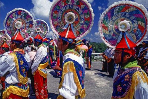 Photos of Mexico on display in Hanoi