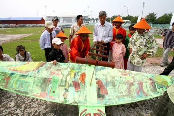 100 kites mark 500 days left before celebrations of Thang Long-Hanoi anniversary 
