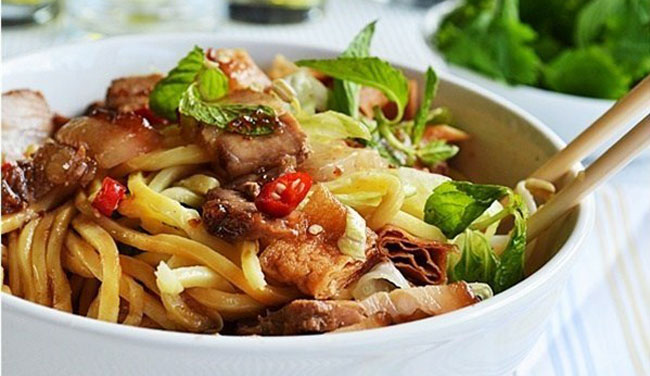 Cao Lau in Hoi An | Food culture | Vietnam cuisine